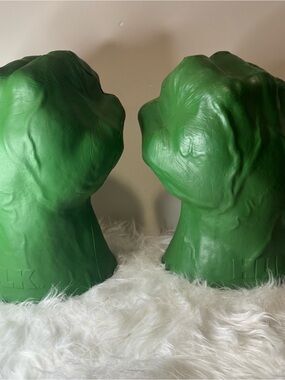 Y2KGreen Hulk Mask Display Heads - Pair Collectibles, Only left Side Audio Sound
